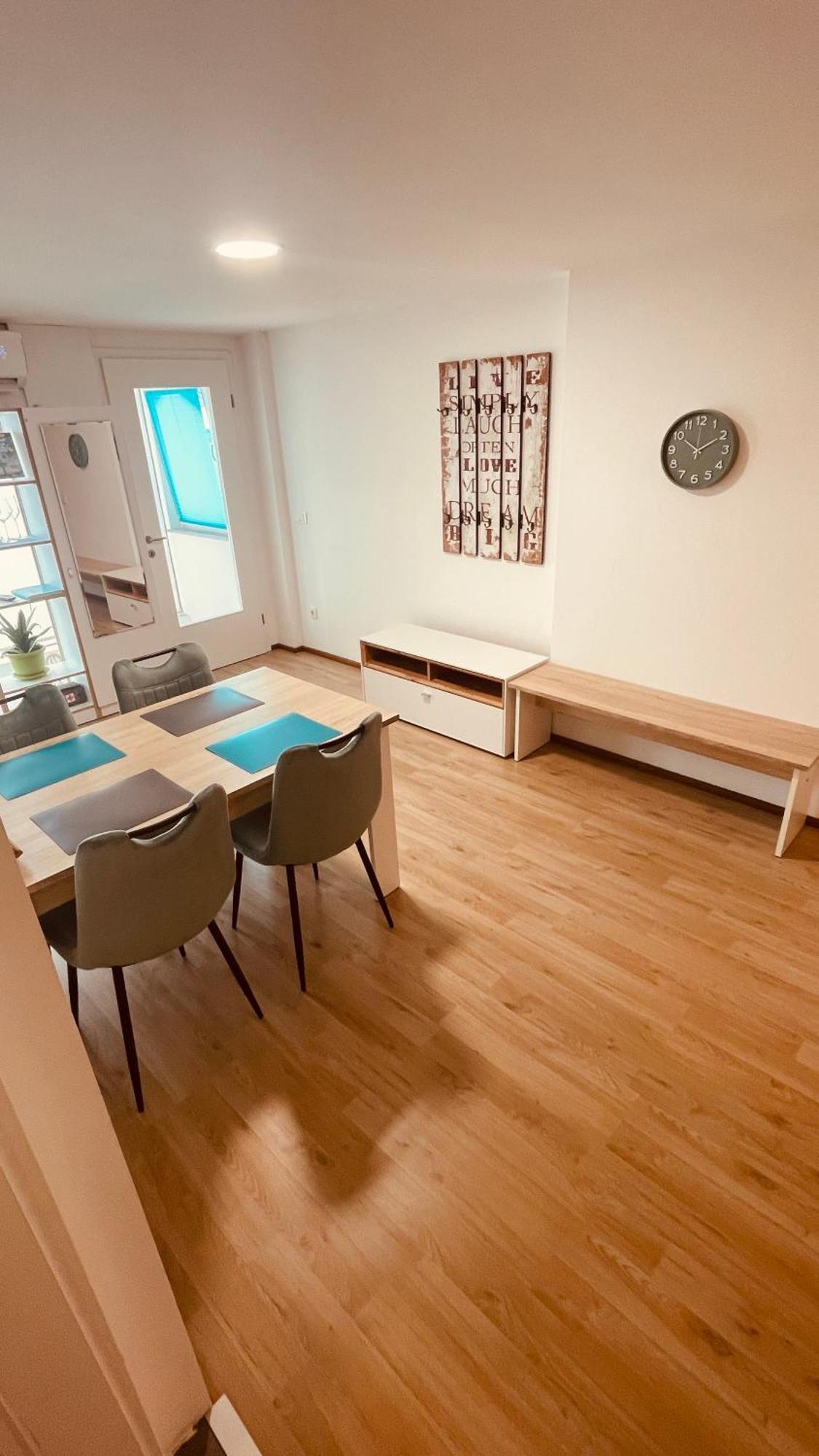 Blue Sun Apartment Ljubljana Bagian luar foto